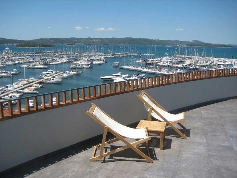 Hotel In Biograd Na Moru Ngoại thất bức ảnh