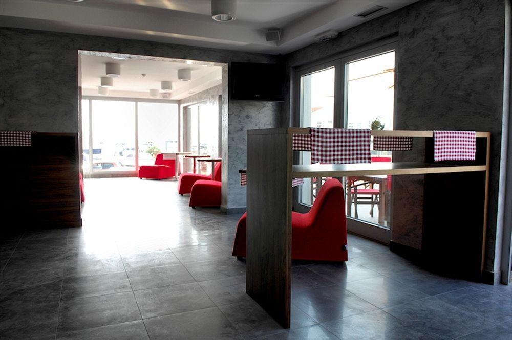 Hotel In Biograd Na Moru Ngoại thất bức ảnh