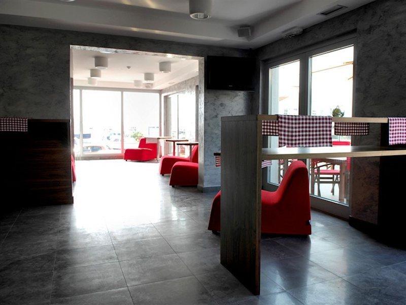 Hotel In Biograd Na Moru Ngoại thất bức ảnh