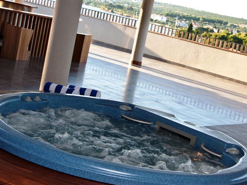 Hotel In Biograd Na Moru Ngoại thất bức ảnh