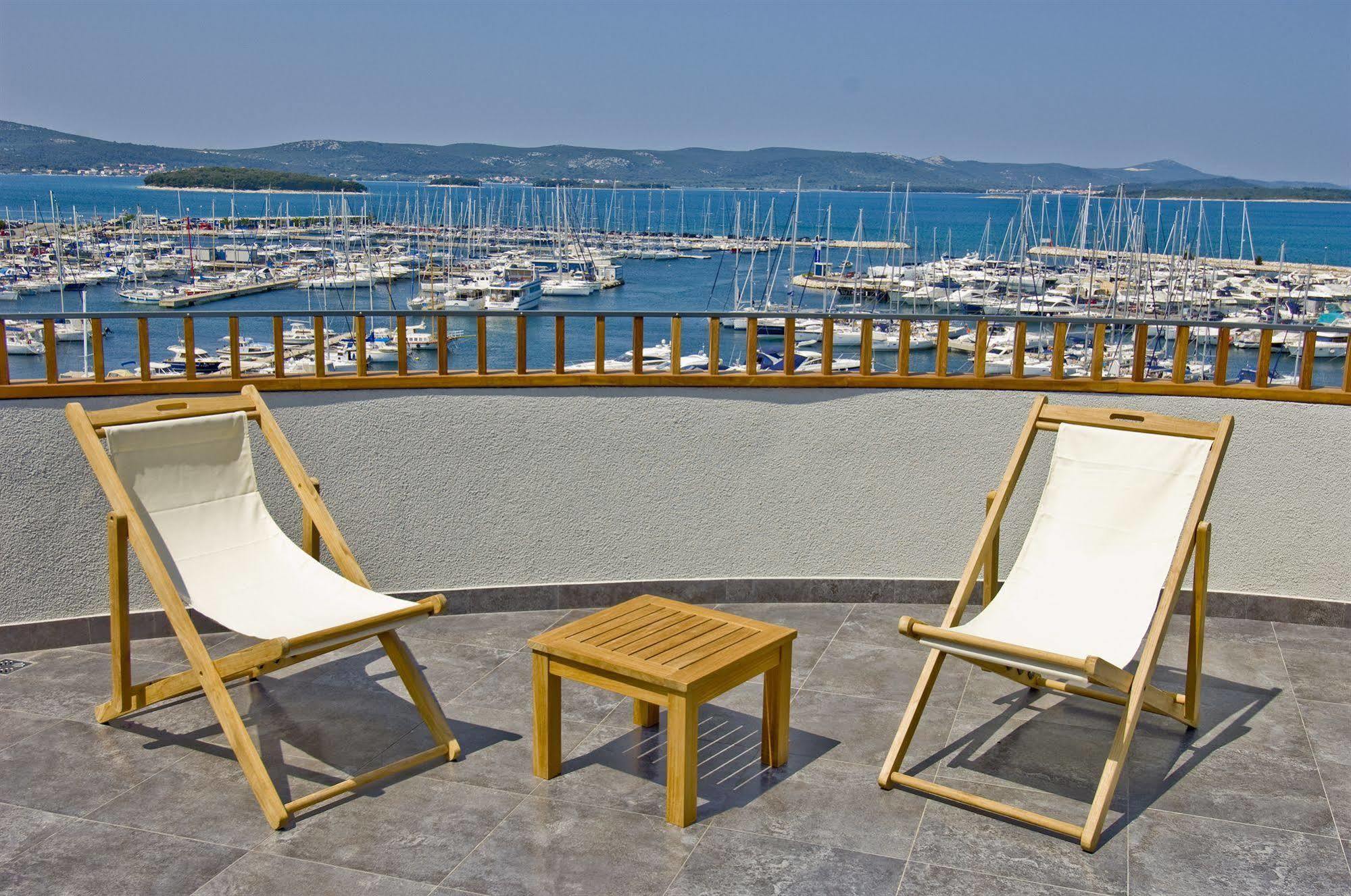 Hotel In Biograd Na Moru Ngoại thất bức ảnh