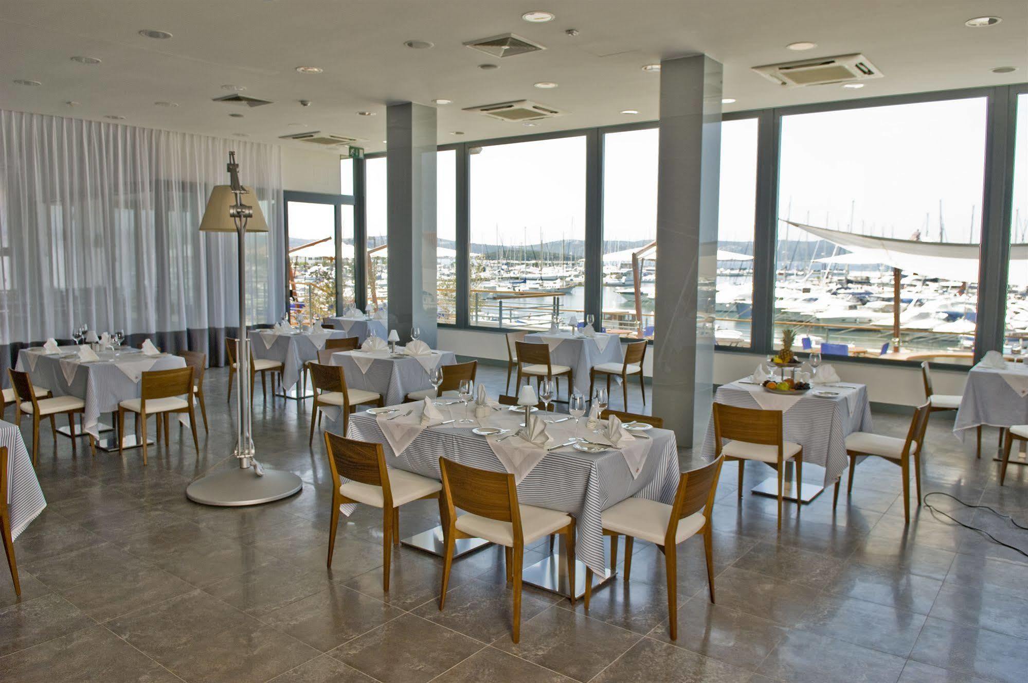Hotel In Biograd Na Moru Ngoại thất bức ảnh